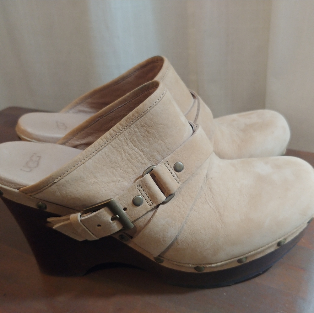 Ugg Australia Natalee Beige Clogs Size 9 excellent